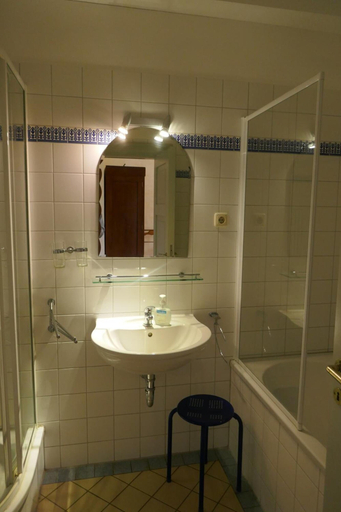 Bathroom 5, Landhaus Schloss Kölzow, Vorpommern-Rügen