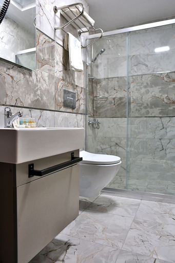 Bathroom 5, Fly And Stay Airport Hotel, Arnavutkoy