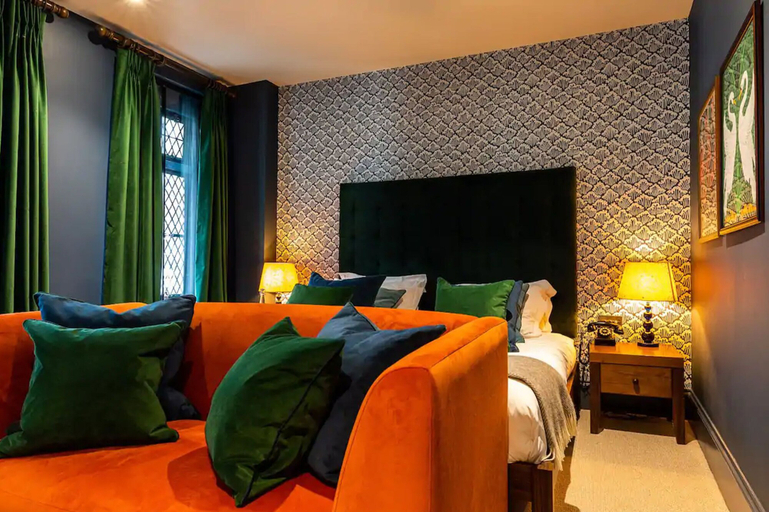 Bedroom 2, Fox and Anchor, London