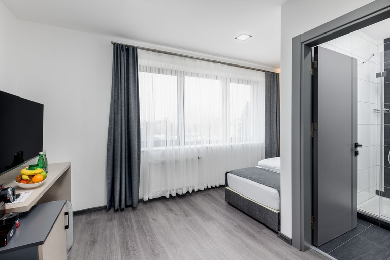 Bedroom 2, Parkhotel Braunau, Braunau am Inn