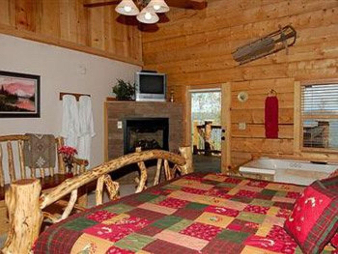Bedroom 3, White River Lodge, Stone