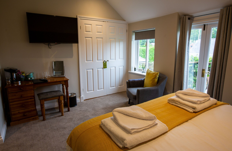 Bedroom 2, The Three Lions, Hampshire