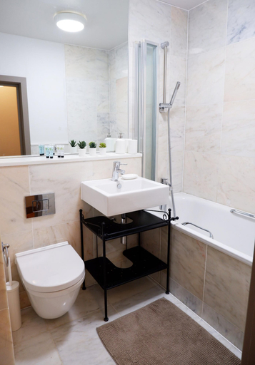 Bathroom, Cavendish, London