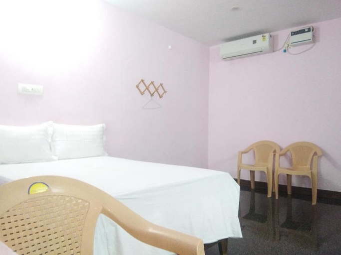 Bedroom 2, Ulo Rainbow Guest House, Kancheepuram