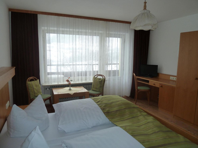 Bedroom 3, Alpenhotel Beslhof, Berchtesgadener Land