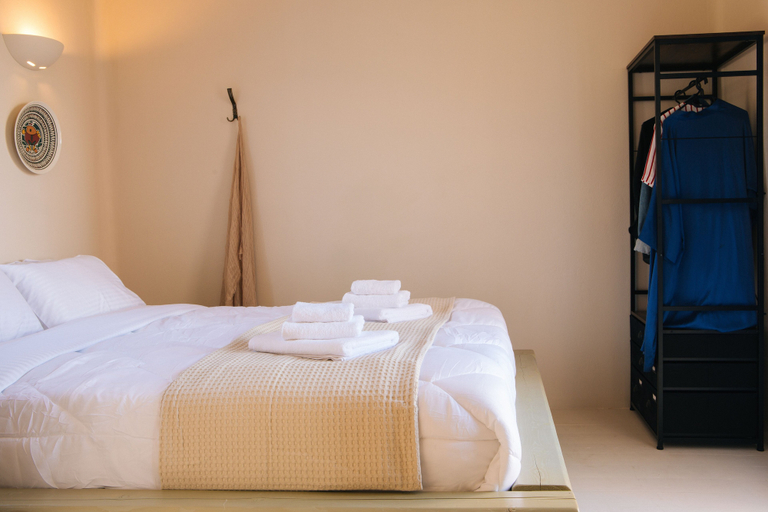 Bedroom 3, Pink Freud Villas Santorini, South Aegean