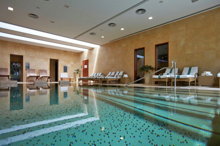 Sport & Beauty 5, Scenic Apartment - Palheiro Village, Funchal