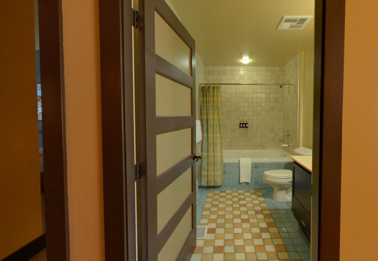 Bathroom 4, Hilton Grand Vacations Club Blue Mountain Canada, Grey