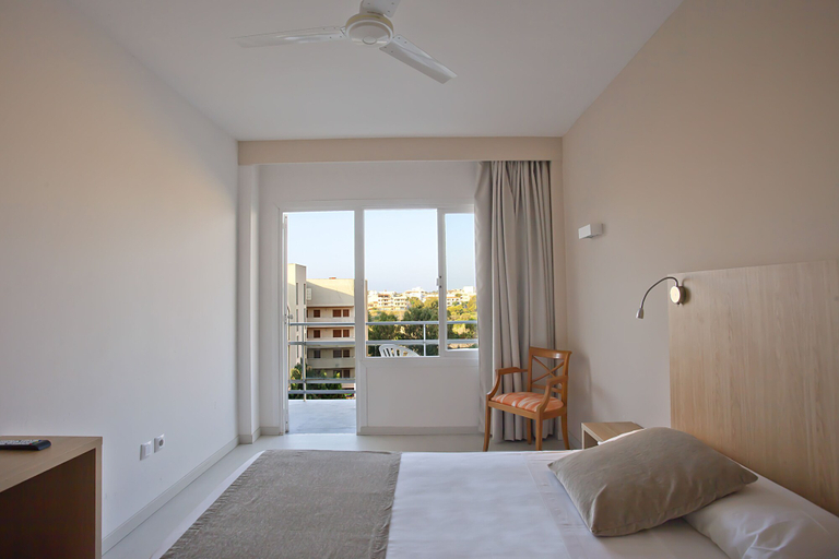 Bedroom 3, BJ Playamar Hotel & Apartamentos, Baleares