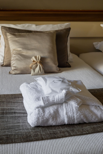 Bedroom 3, Alasia Hotel