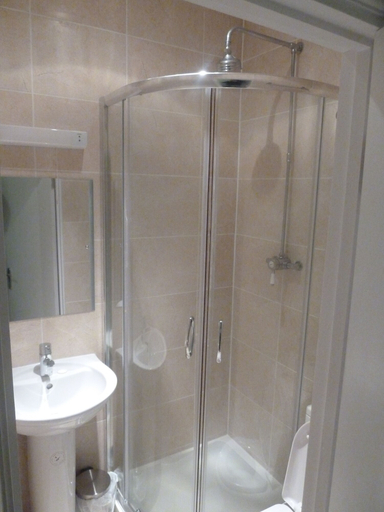 Bathroom 4, Sara Hotel, London