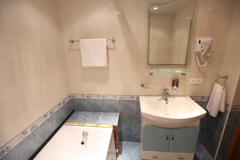 Bathroom 4, Avenue Hostel Yerevan, Yerevan