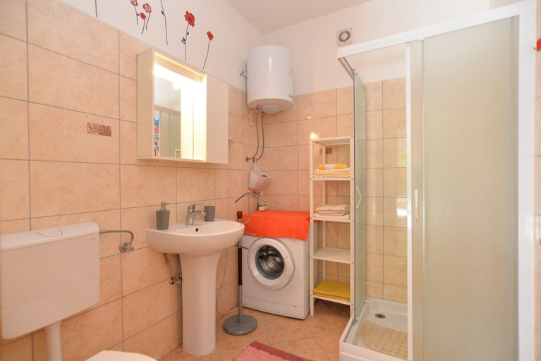 Bathroom 3, Apartment 1122, Ližnjan
