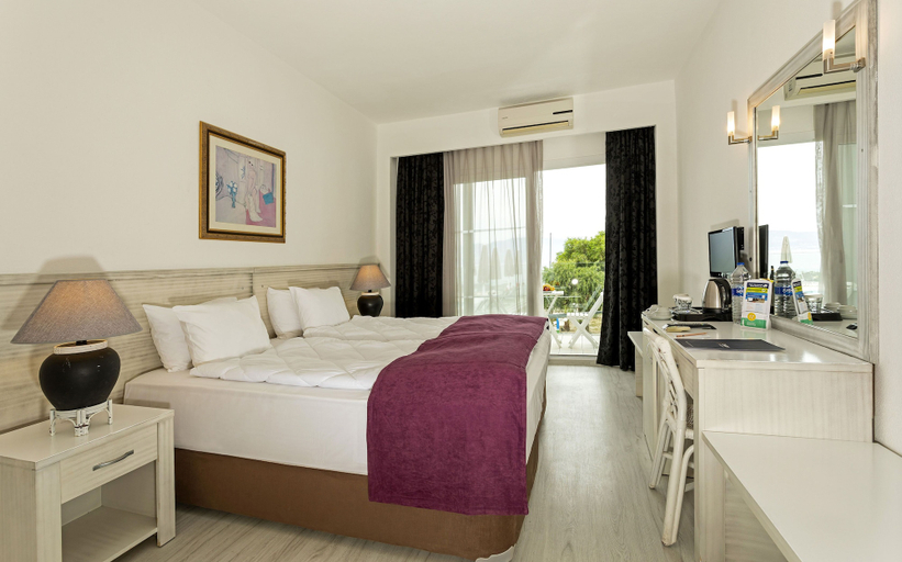 Bedroom 5, Charm Beach Hotel - All Inclusive, Bodrum