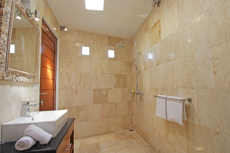 Bathroom 4, Villa Julia, stunning 2 BR with Padi field view, Gianyar