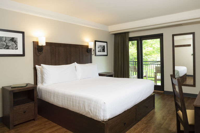 Bedroom 2, Kanuga Inn & Lodging, Henderson