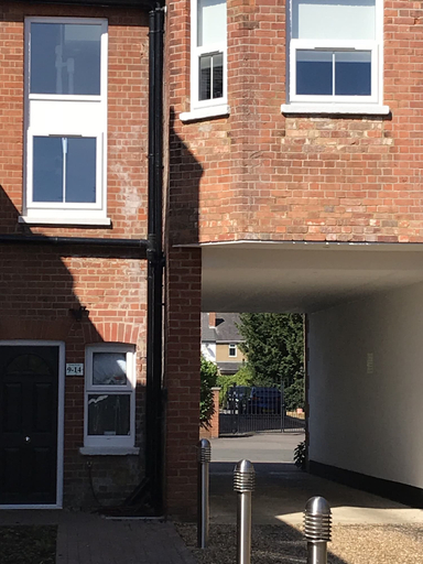 Others 4, Flat 14 Helena House, 1-bed, Sleeps 3, Parking, Reading