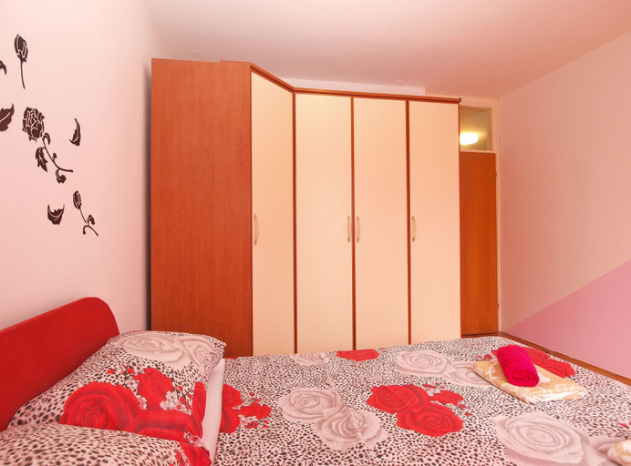 Bedroom 2, Apartment 1475, Fažana