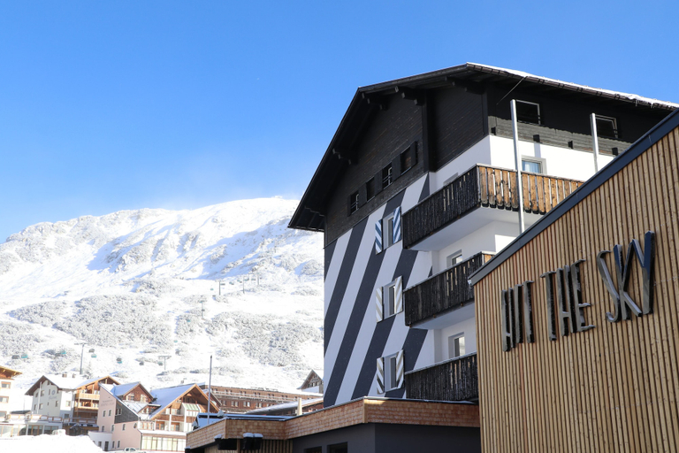 Exterior & Views 2, Hit the Sky, Landeck