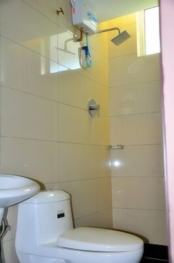 Bathroom, Goldenhill Hotel, Kota Kinabalu