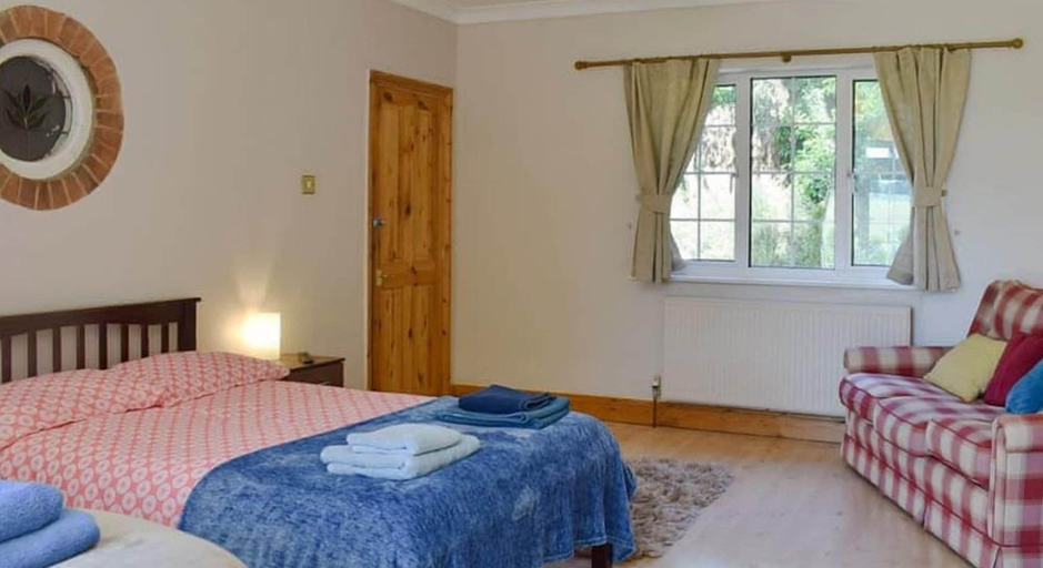 Bedroom 2, Turpins Ride, Buckinghamshire