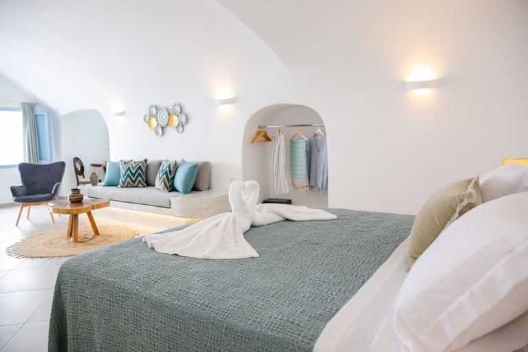 Bedroom 3, Sun Angelos Oia - Luxury Cave Suites, South Aegean