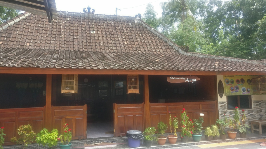 Exterior & Views 1, Homestay Arya Mangunan, Bantul