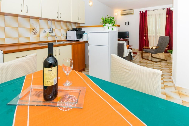 Others 4, Comfortable apartment PUH, Pula