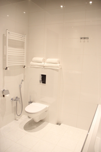Bathroom 2, Maxela Rooms & Suites, Tbilisi