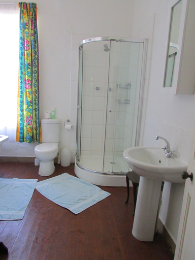 Bathroom 3, Absolute Leisure Cottages, Nkangala