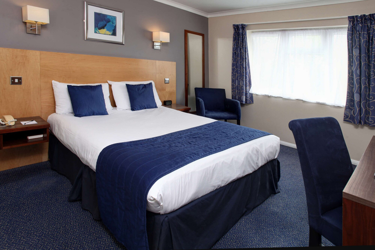 Bedroom 4, Best Western Gatwick Skylane Hotel, Surrey
