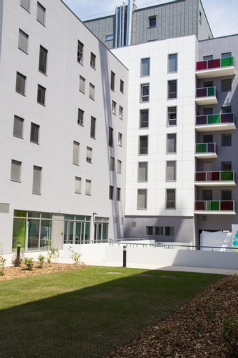Exterior & Views 2, Q7 Lodge Lyon 7, Rhône