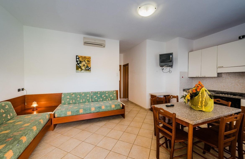 Others 5, Villaggio Punta Alice Srl, Crotone