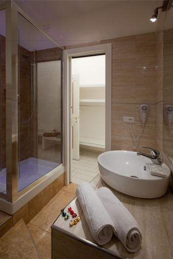 Bathroom 5, Town House Fontana di Trevi, Roma