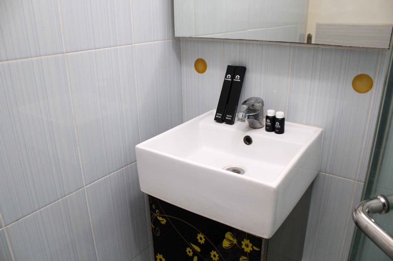 Bedroom 2, Comfort Studio Apartment At Metropark Condominium Jababeka, Cikarang