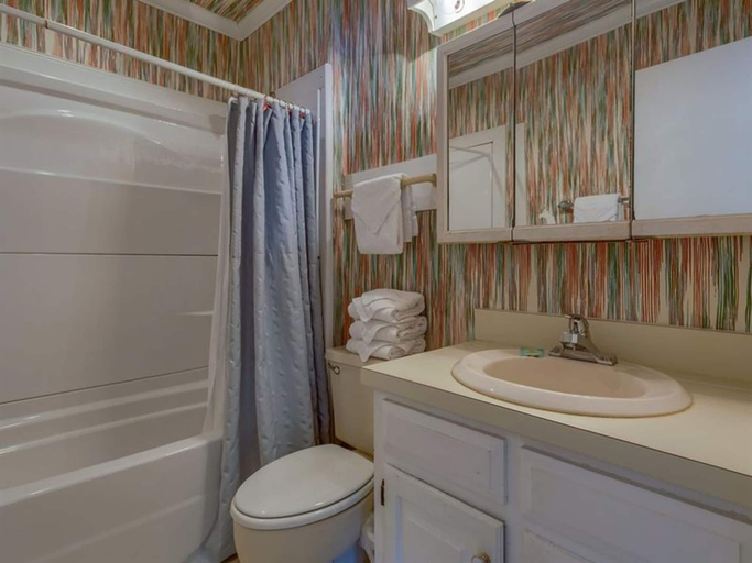 Bathroom 3, Kokomo by Meyer Vacation Rentals, Baldwin