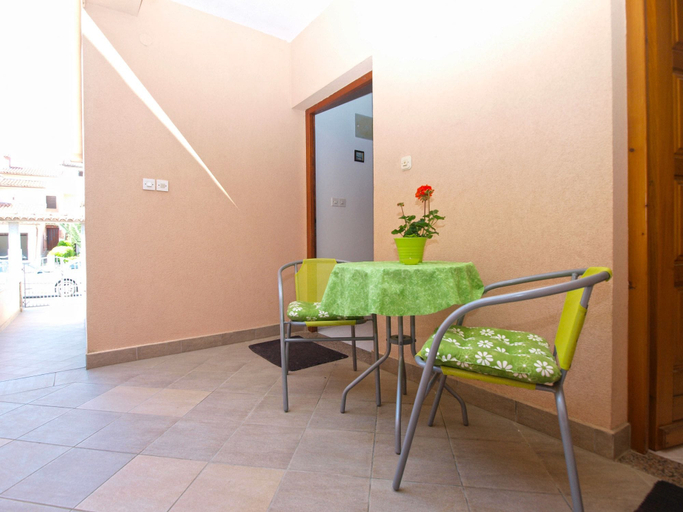 Others 4, Apartment 1639, Pula
