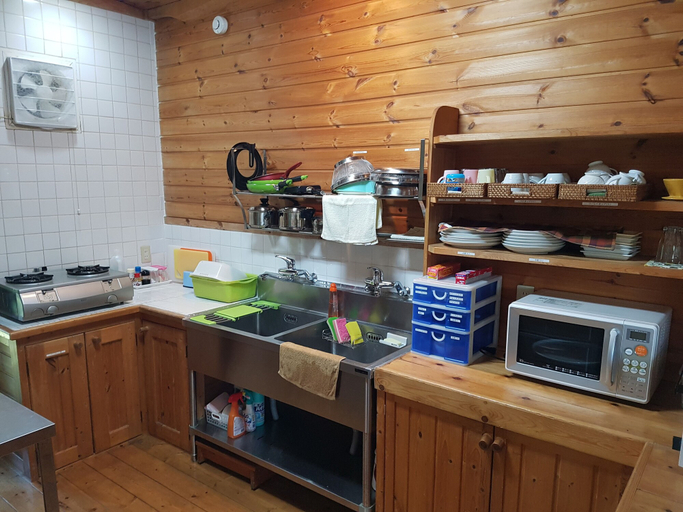 Food & Drinks 5, Lassy Condominium, Nishihara