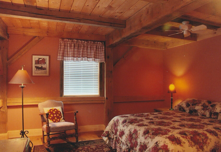 Bedroom 1, Yellow Barn Estate, Tompkins
