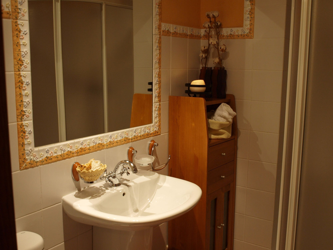 Bathroom, El Mirador de la Cigüeña, Segovia