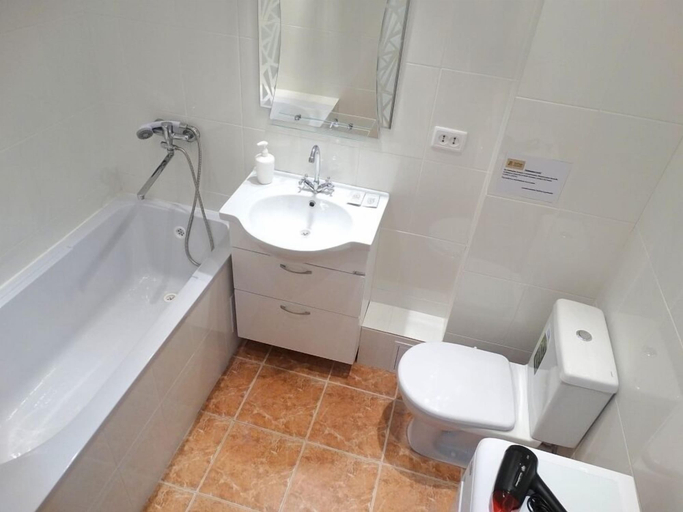 Bathroom 4, Inndays on Prospekt Lenina 2, Tula