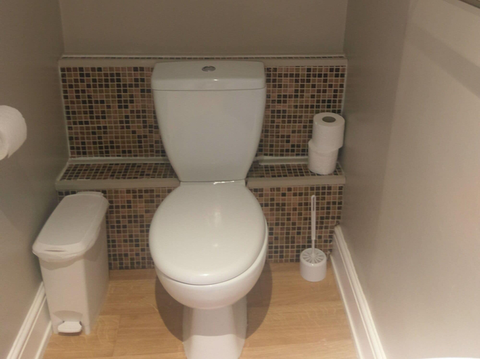 Bathroom 5, Gallery Guesthouse, Plymouth