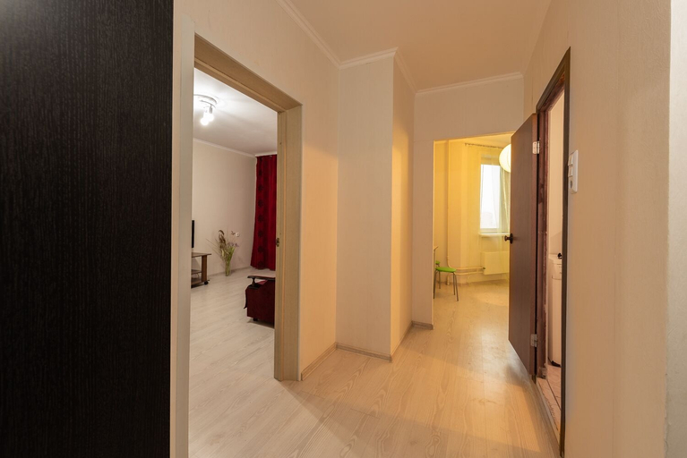 Others 4, Apartment on Vertolyotchikov 13, Eastern