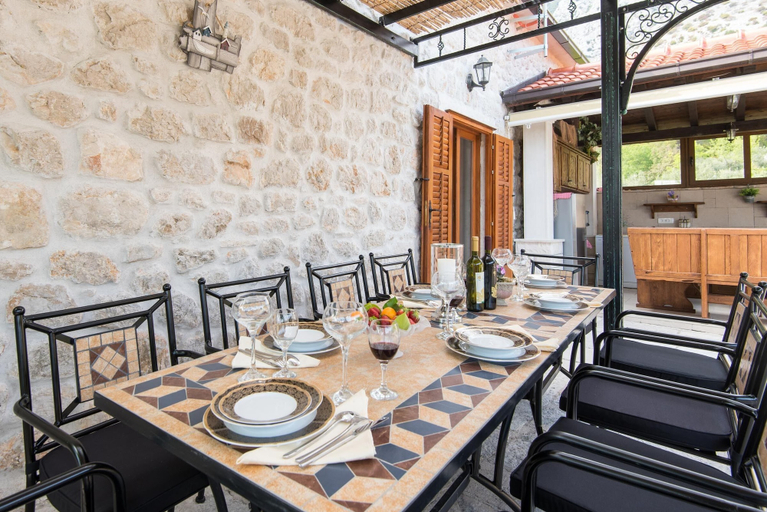 Food & Drinks 5, Villa Andro, Orebić