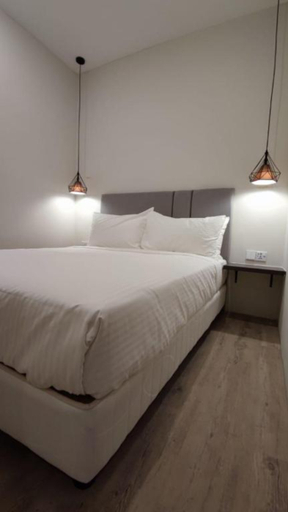 De Luna Hotel Room Type - Executive Superior Queen Room
