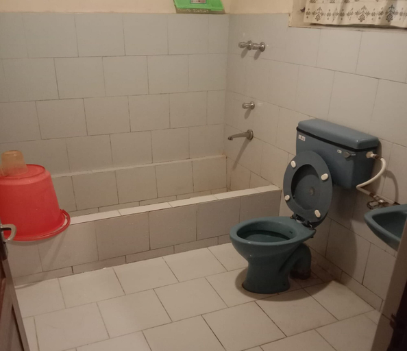 Bathroom 4, Remas Resorts Adventure Park, Dindigul