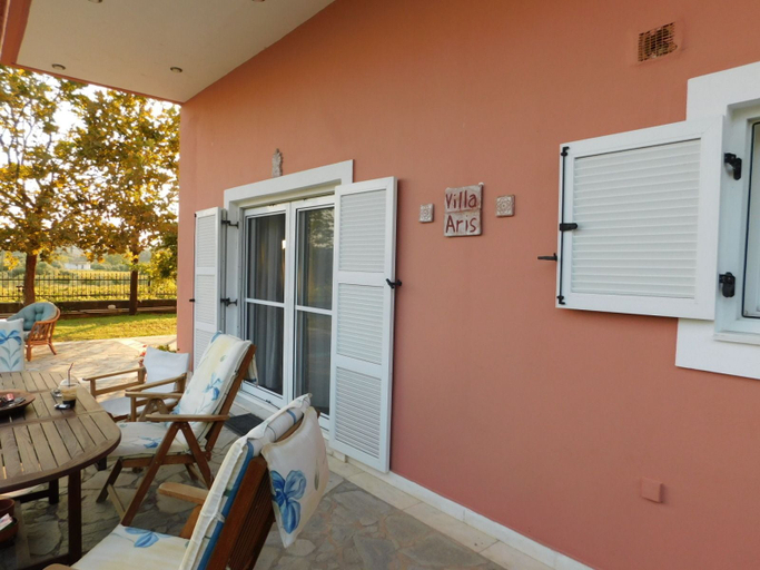 Others 5, Villa Aris, West Greece