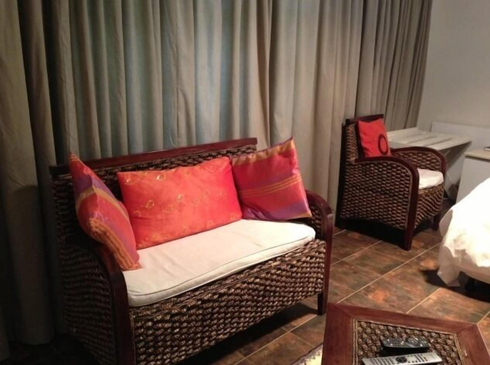 Bedroom 2, Aligeo Guest House, Joe Gqabi