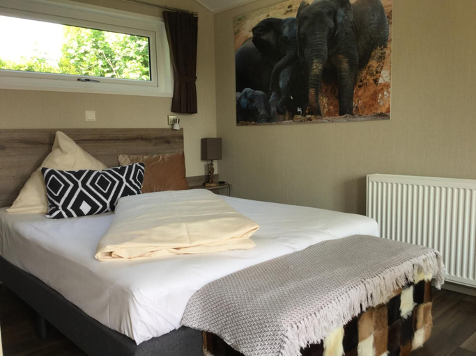 Bedroom 2, zu Jeddelohs Rosengarten Hotel & Bungalows, Marburg-Biedenkopf