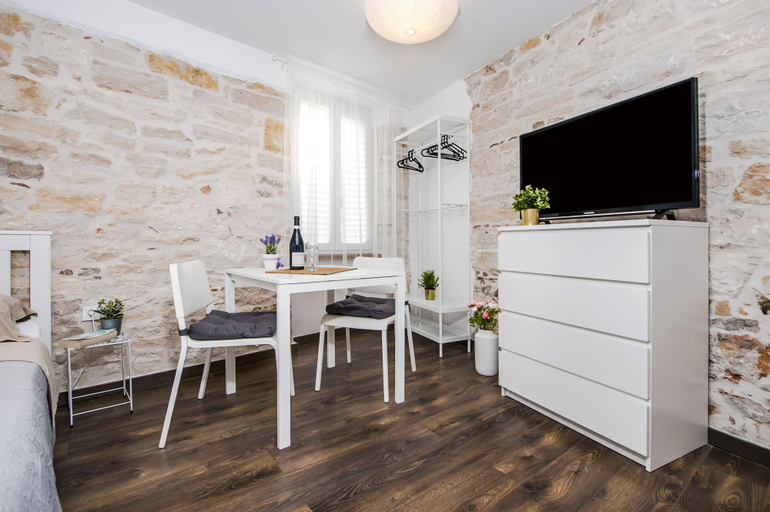 Others 5, Pisinium Studios, Rovinj